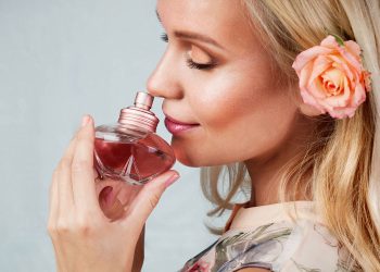 Qué perfumes de mujer huelen mejor: los mejores ejemplos con los que sorprenderás
